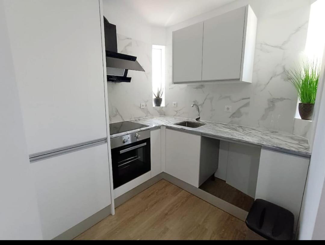 Camoes Appartments Порту Экстерьер фото